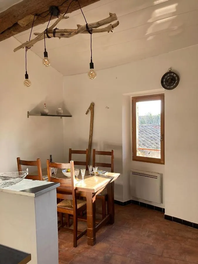 Pelissanne, Superbe Appartement Entierement Renove